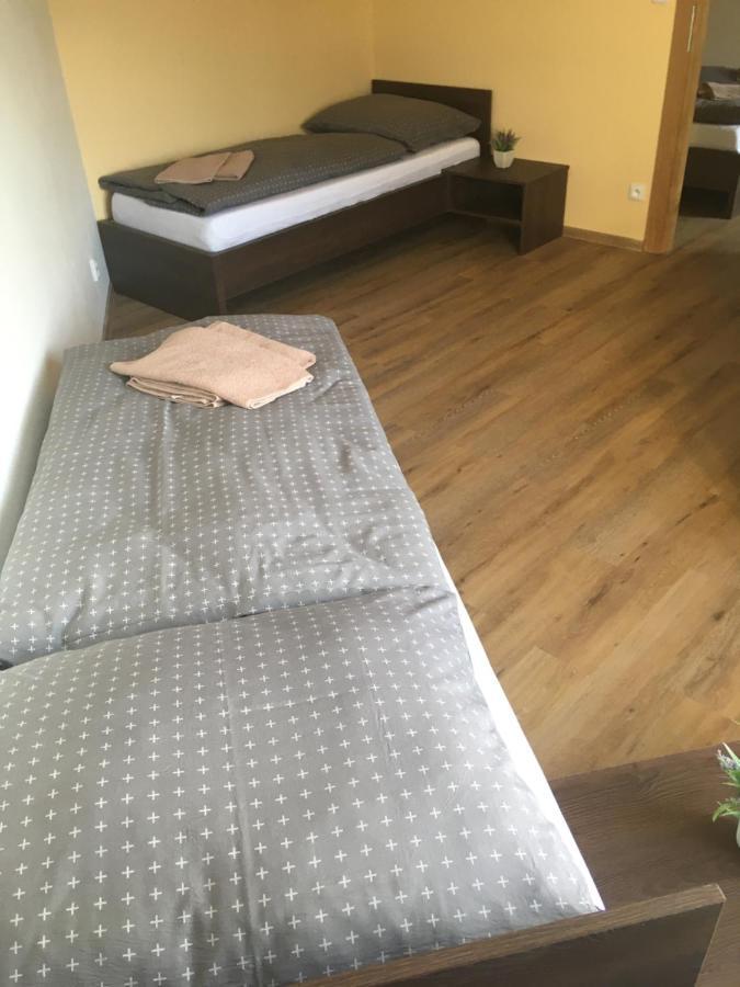 Penzion A Pivnice Varna Velka Bystrice Ngoại thất bức ảnh