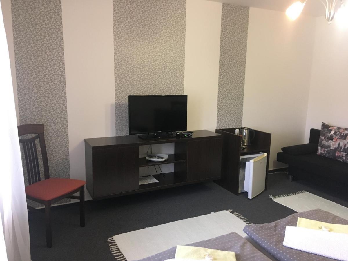 Penzion A Pivnice Varna Velka Bystrice Ngoại thất bức ảnh