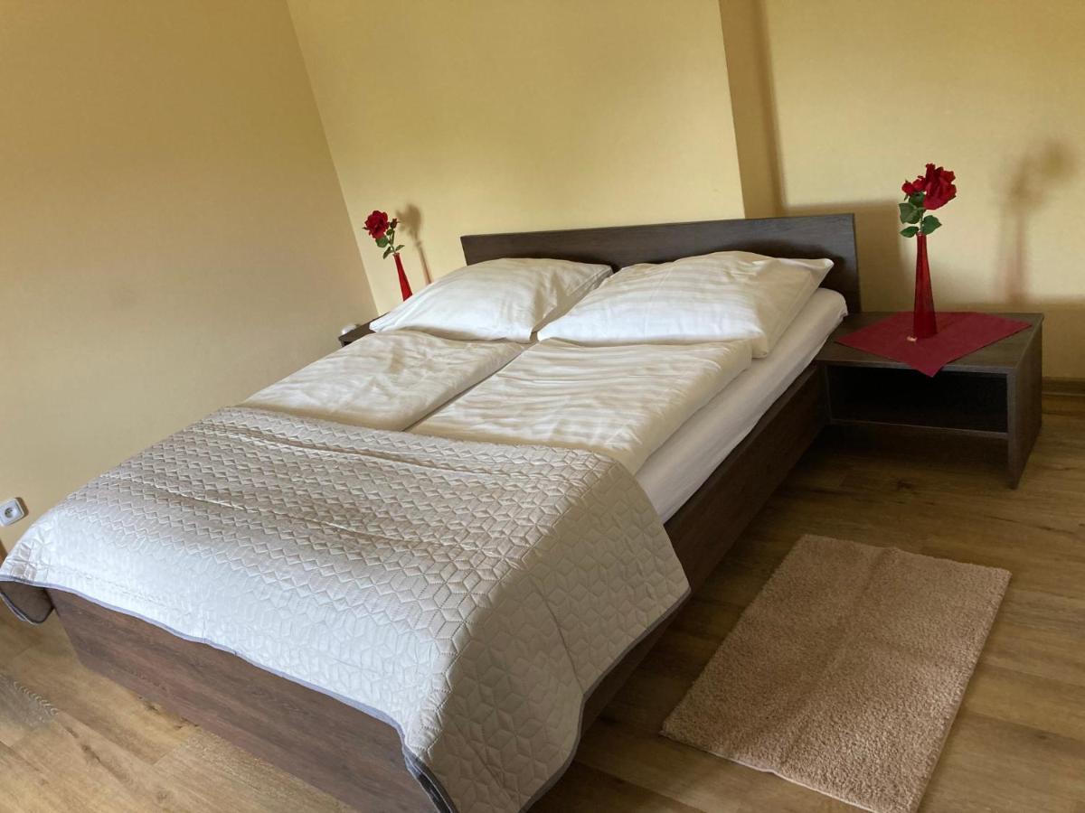 Penzion A Pivnice Varna Velka Bystrice Ngoại thất bức ảnh