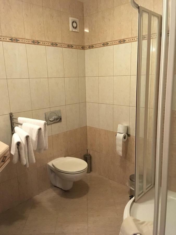 Penzion A Pivnice Varna Velka Bystrice Ngoại thất bức ảnh